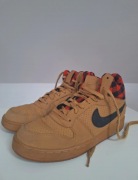 Nike Court Borough Mid