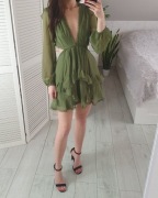 Asos szyfonowa khaki krótka sukienka z wycięciem na plecach dekoltem 34 XS