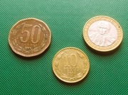 CHILE - Zestaw 3 monet każda inny typ 10 50 100 Pesos 1993 2009 2012 k23