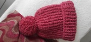 Czapka jesienna, zimowa ręcznie zrobiona.  Koralowa.