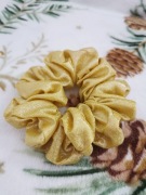 Duża gumka scrunchie handmade z efektem holo syrenki baza żółta    