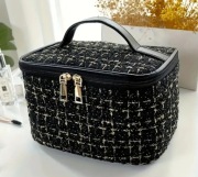 Elegancki kuferek kosmetyczka TWEED chanelka złota nitka