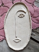Ceramiczna paterka twarz, rękodzieło 