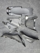 Części Suzuki GSXR 1000 K5 K6 owiewka nadkole plastiki 