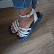 Białe sandały damskie sinsay