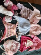 Zestaw czapek dla dziewczynki. 