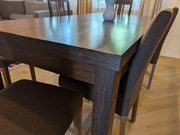 Piękny drewniany stół 