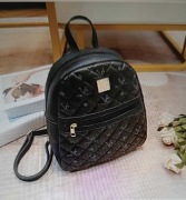 Plecak klasyczny z nadrukiem dekoracyjnym w kolorze czarnym 