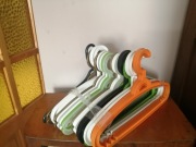 wieszaki na ubrania plastikowe 24 szt 