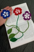 Szydełkowe kwiaty, zakładki do książek 
