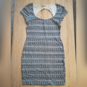 Sukienka dopasowana PULL&BEAR L 