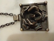 Srebrny wisior naszyjnik z łańcuszkiem Róża vintage prl