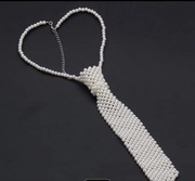 Krawat naszyjnik z perełek