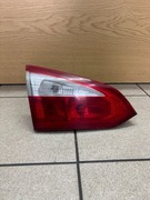 Tylna wewnętrzna lampa od strony kierowcy Ford Focus 2011