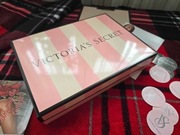 Pudełko Victoria's Secret rozmiar M 28 x20x5 cm. 