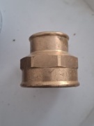 Mufa mosiężna VIEGA redukcyjna  1 1/2 gw  x 1 gw