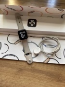 Apple Watch SE 40mm Gold Alu Starlight 