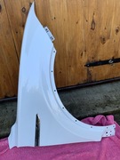 VW Touareg III, błotnik prawy, lakier L0K1 perła. 