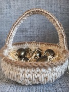 Koszyczek wielkanocny z pisankami (rustykalny)