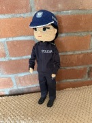 Lalka na szydełku policja