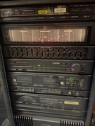 Wieża Sharp 7700 z kolumnami i pilotem