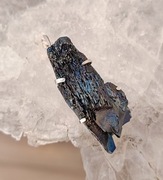 Srebrny wisior z węglikiem krzemu - rękodzieło 