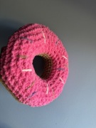 Różowa Poduszka Dekoracyjna Donut 35 cm – Idealna na Prezent