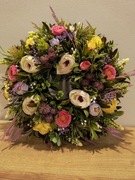 Wianek wiosenny na drzwi lub na grób. ST37