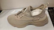 Jeden but lewy Steve Madden 38