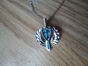 Naszyjnik miecz ze skrzydłami