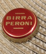 Kapsel Birra Peroni butelkowane Włochy 