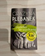 Grażyna Plebanek pudełko ze szpilkami