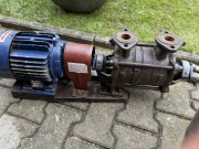 Pompa hydroforowa z silnikiem i zbiornikiem