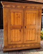 Szafa Biedermeier XIX wiek - Inwestycja i piękno 