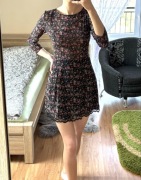 Urocza zwiewna sukienka w kwiaty