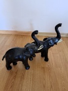 Dwa słonie ze skóry, kolor ciemny brąz, stan idealny 