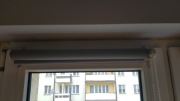 Rolety bezinwazyjne szare z prowadzeniem żyłkowym