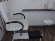 Zestaw fotel kosmetyczny do pedicure i taboret