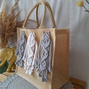 Jutowa torba z makramą - fajny prezent