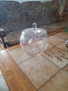 Szklany ozdobny pojemnik na poncz lub słodycze