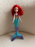 Lalka Arielka syrenka Hasbro Disney pływająca