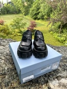 Mokasyny loafersy skórzane Prada Monolith 38