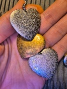 Długie kolczyki serca złoto-srebrne