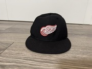 Czapka z daszkiem New Era Detroit Red Wings obwód 52 cm