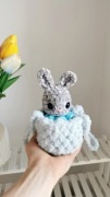 Króliczek w koszyku na szydełku handmade