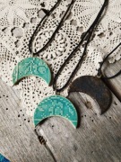 Ceramiczny wisior, naszyjnik lunula, rękodzieło 