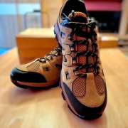 Nowe brązowe buty OutPro – Rozmiar 44 – Outdoor / Trekking