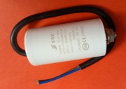 Kondensator 10uF 450V z przewodami