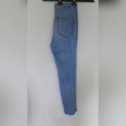 Jeansowe dopasowane spodnie