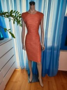 Elegancka sukienka dopasowana – modelująca sylwetkę, rozmiar L (7)